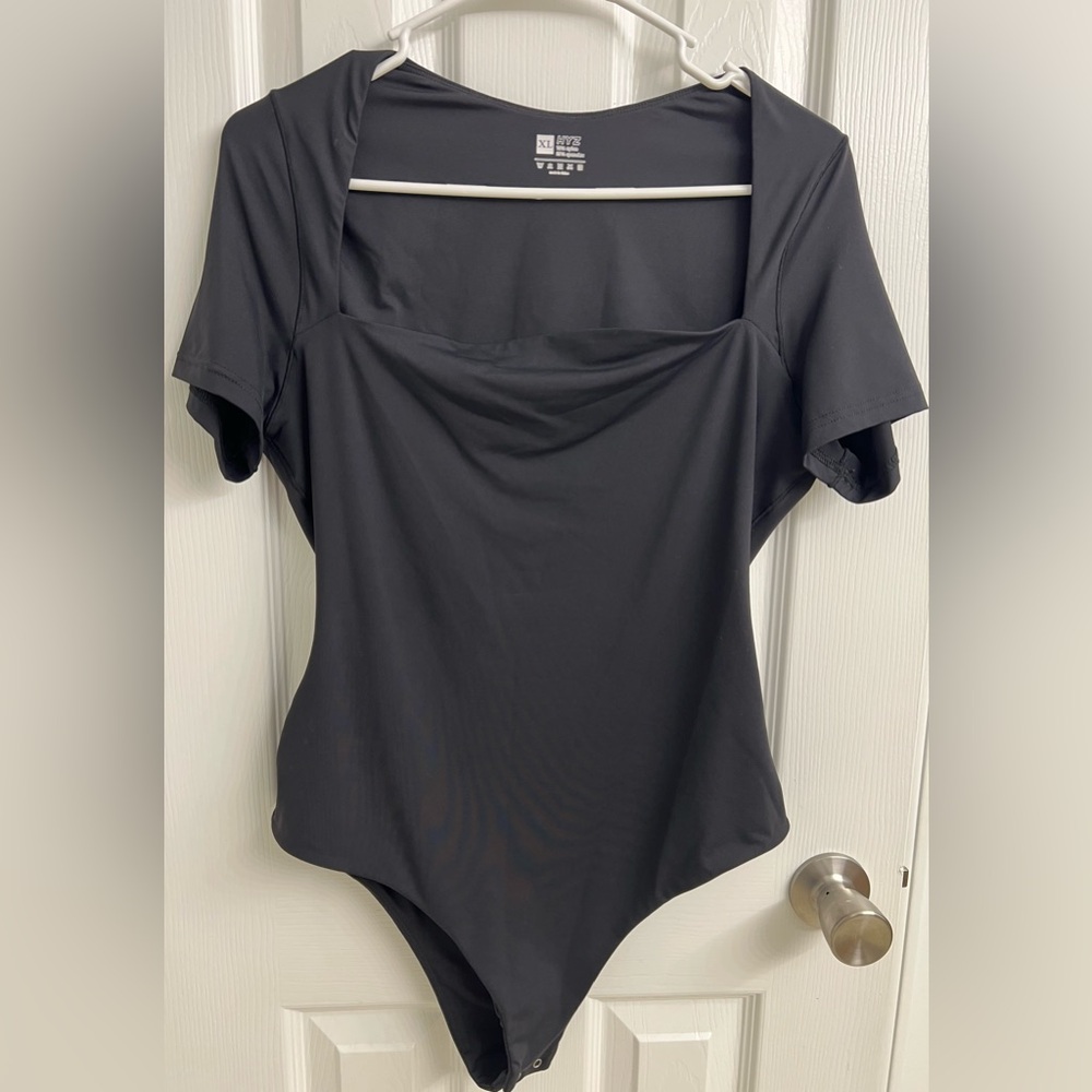 NWOT Short Sleeve Square Neck Tshirt Bodysuit